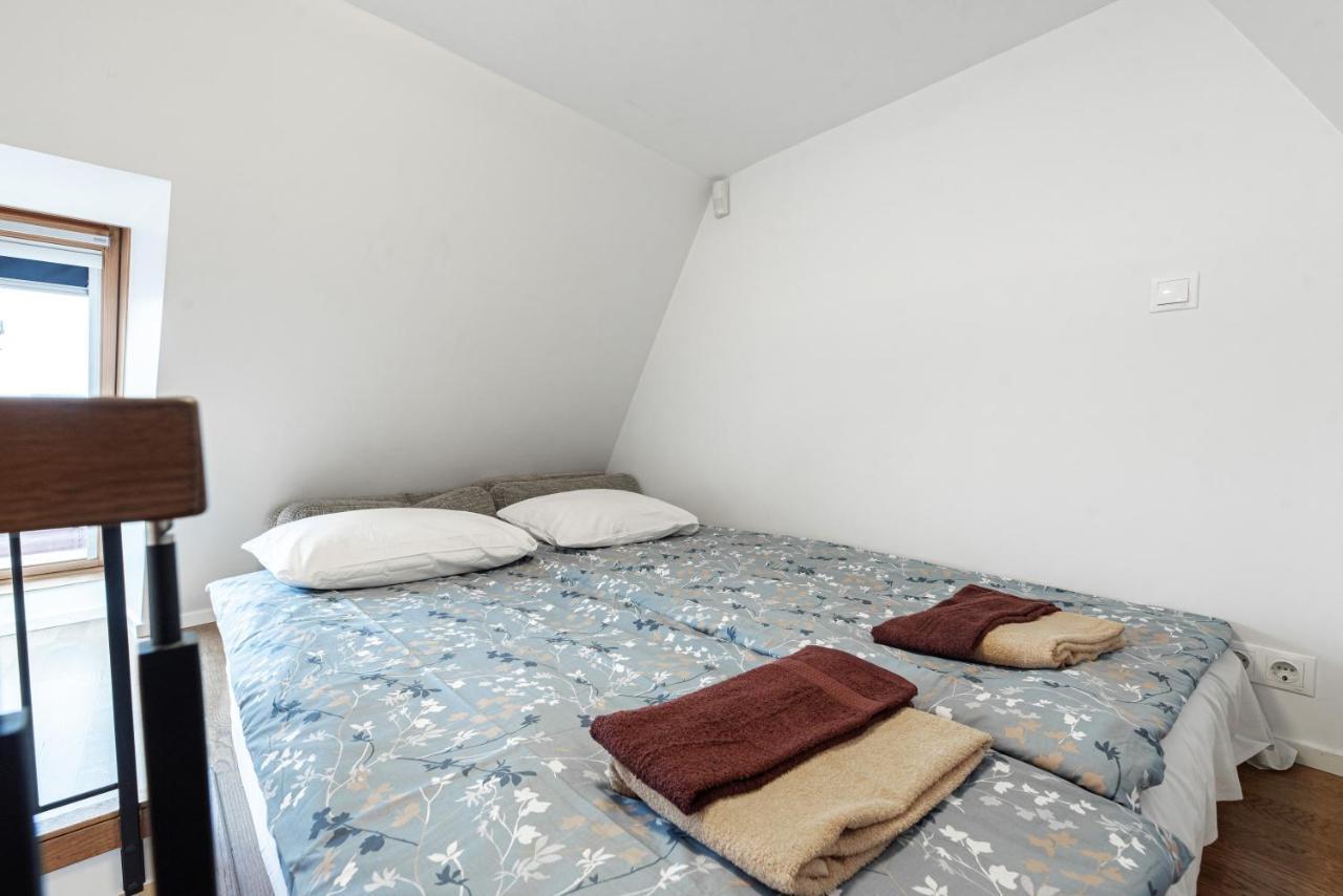 Airhome - Raekoja Plats Íbúð Tallinn